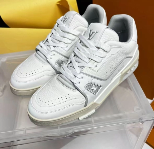 Louis Vuitton Trainer White Grey Signature 1A8WAY review 
