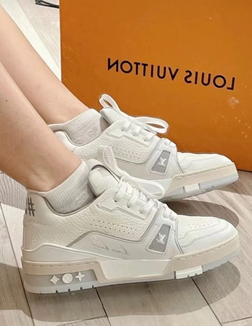 Louis Vuitton Trainer White Grey Signature 1A8WAY review 