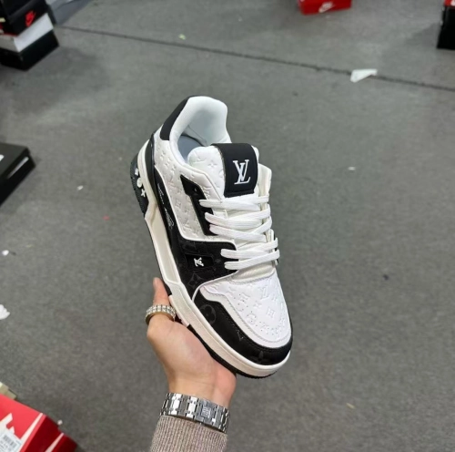Louis Vuitton LV Trainer #54 Black White 1AANEG review 