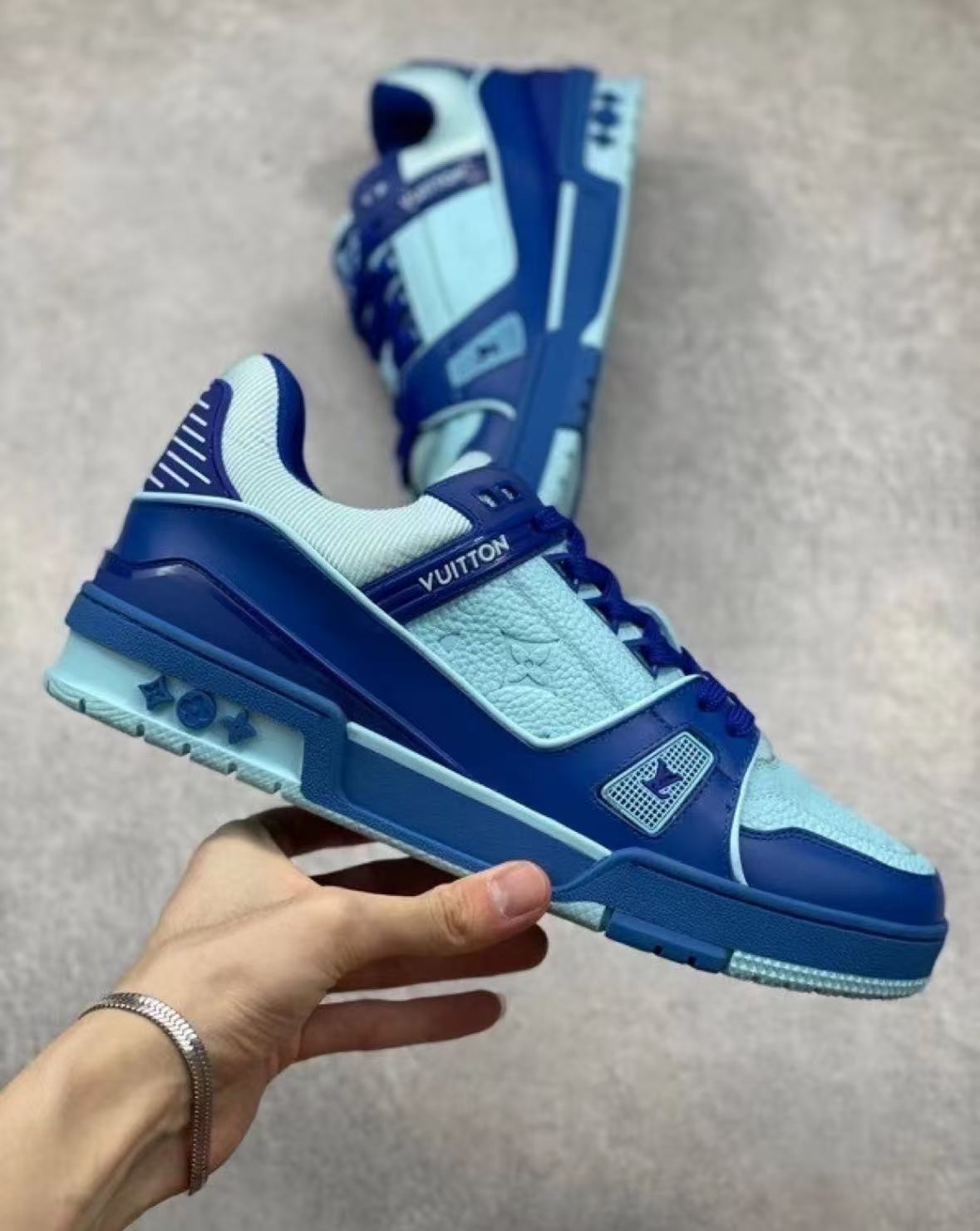 Louis Vuitton Trainer #54 Signature Blue White  1AANEZ review iz