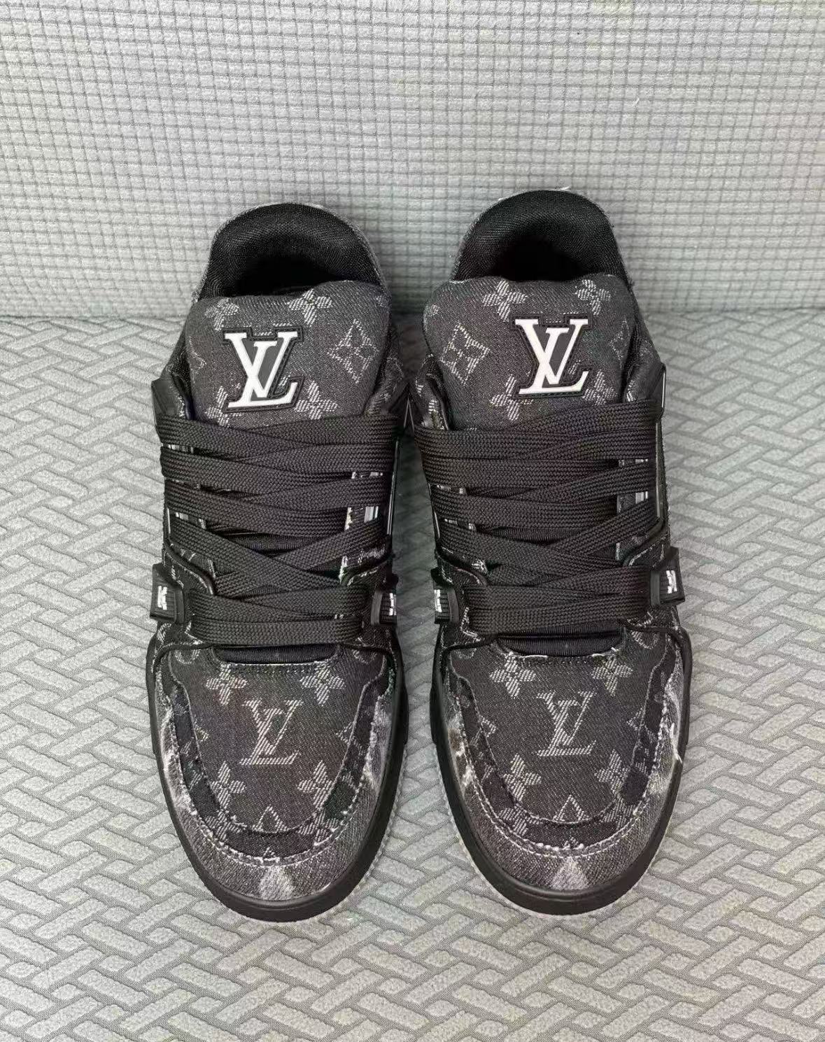  Louis Vuitton Trainer Black review oe