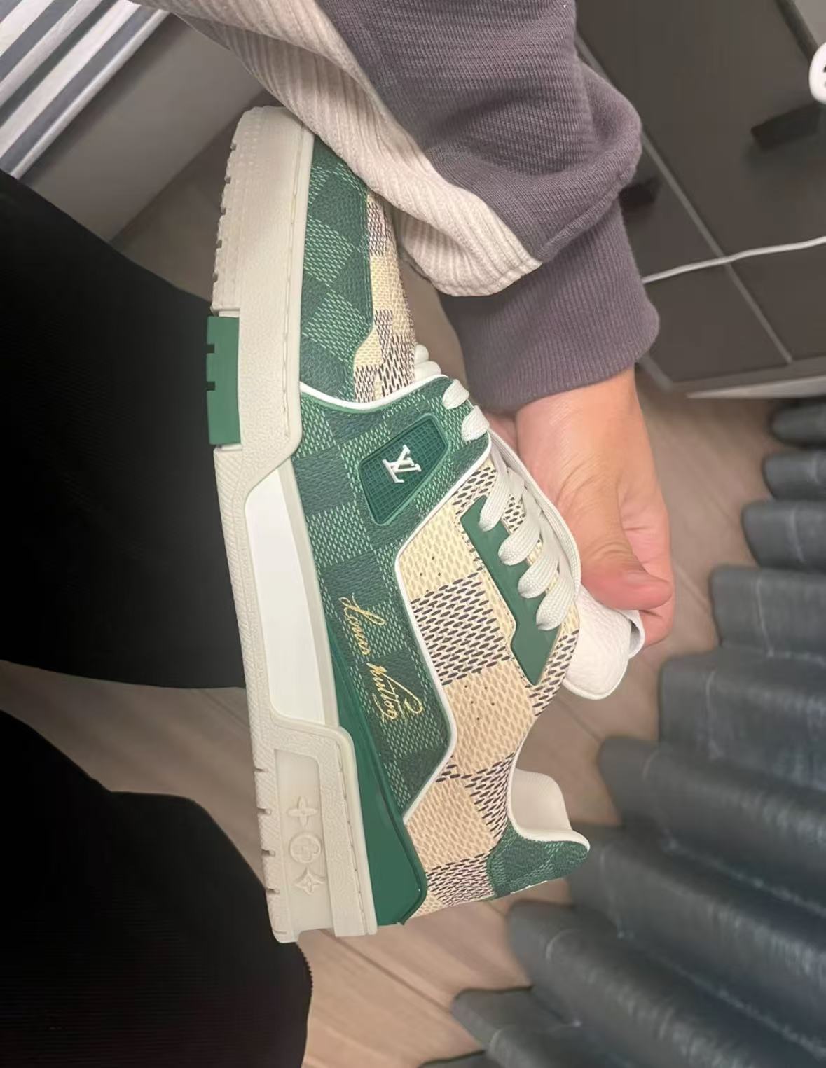 Louis Vuitton LV Trainer Damier White Green 1AC58D review pring