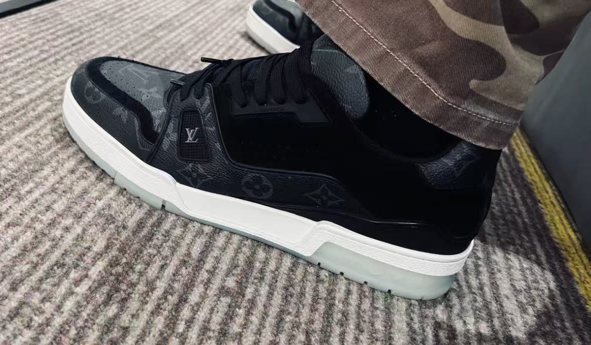 Louis Vuitton Trainer Black Monogram 1A8PUA review ar