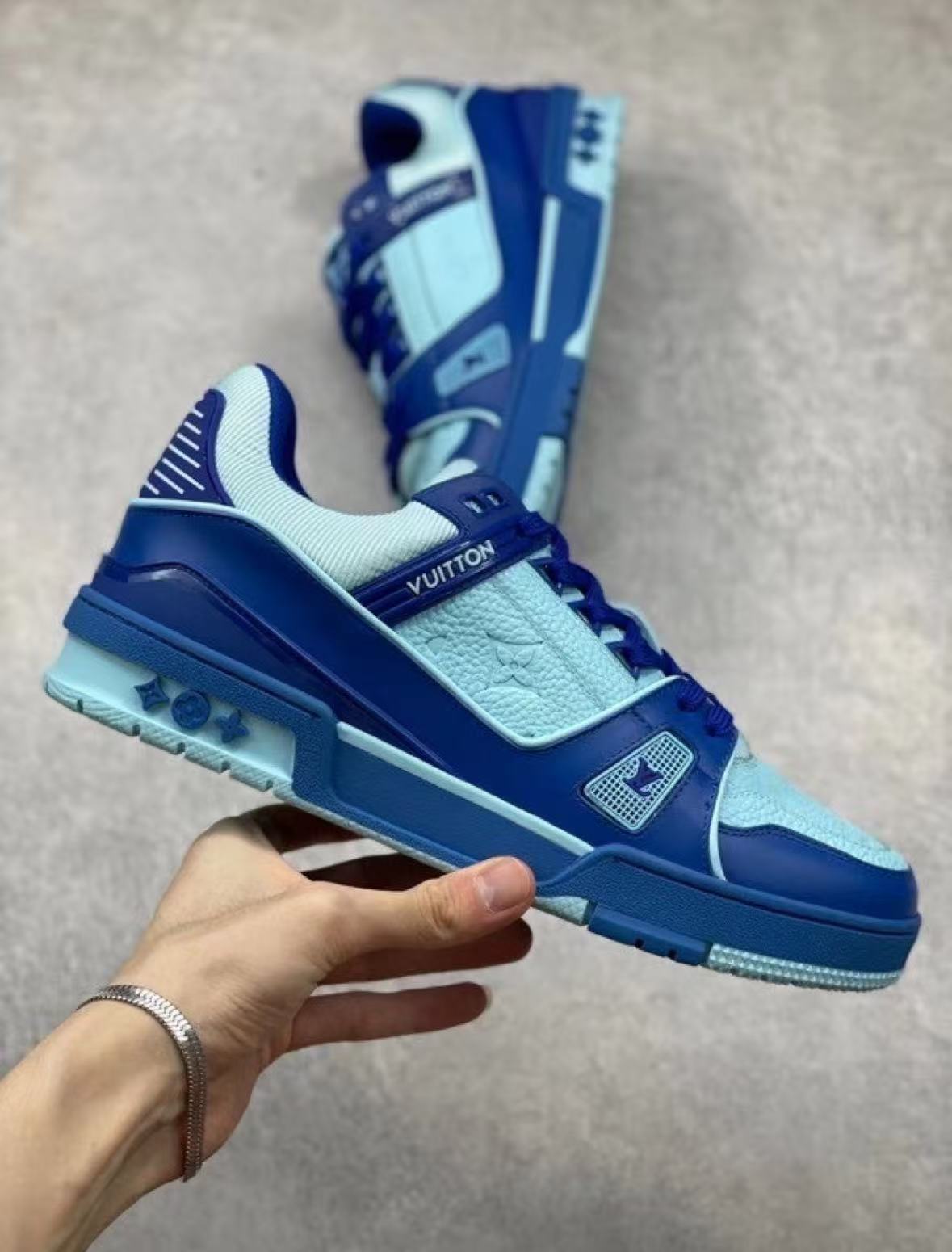  Louis Vuitton Trainer White Blue review ey