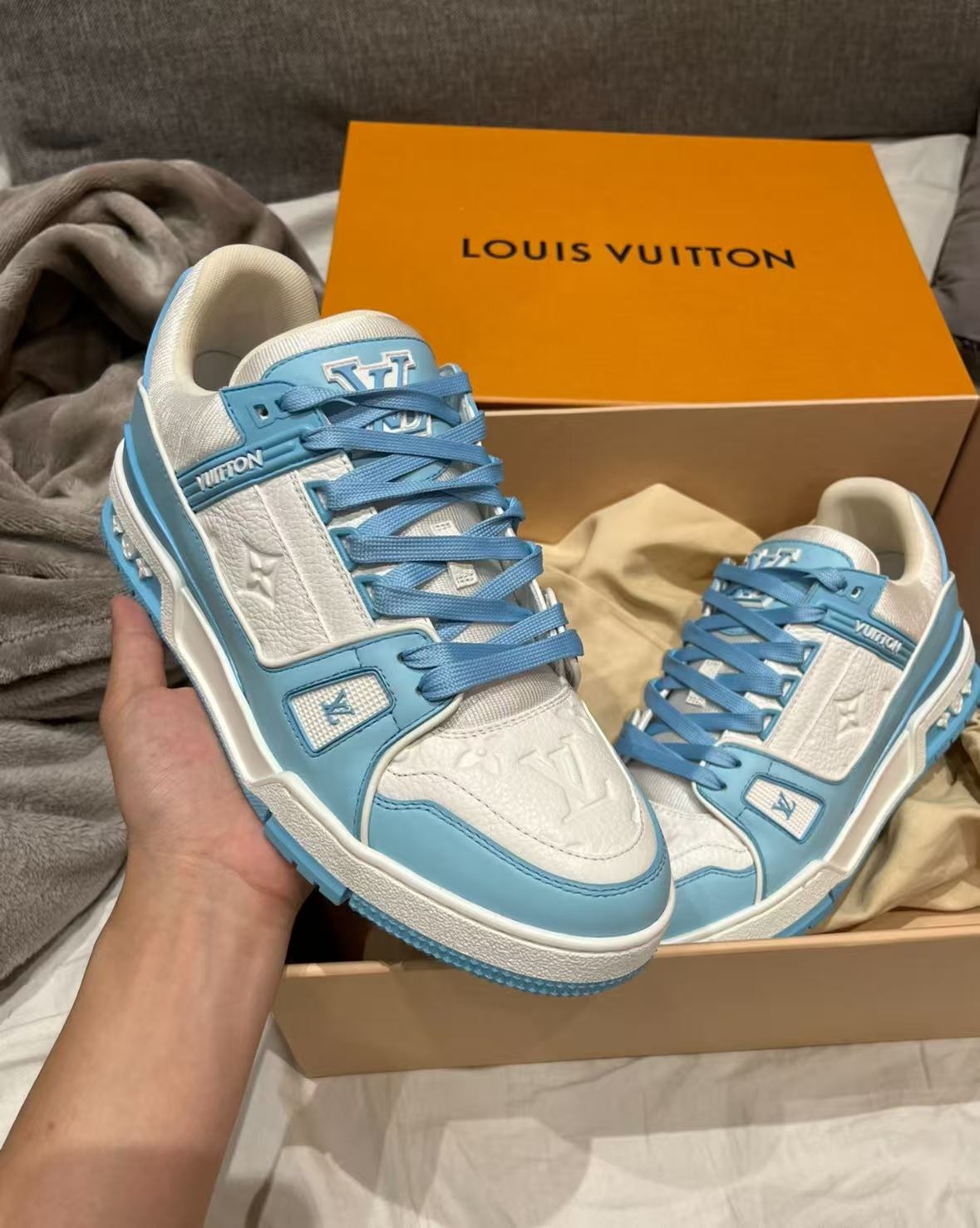 Louis Vuitton Trainer Low White Sky Blue 1AA6X4  review M