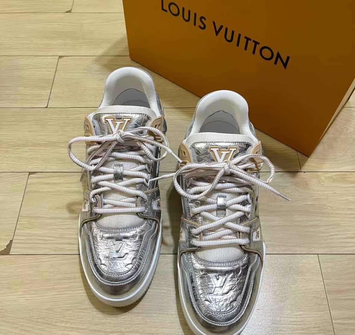 Louis Vuitton Trainer Sliver  review elly