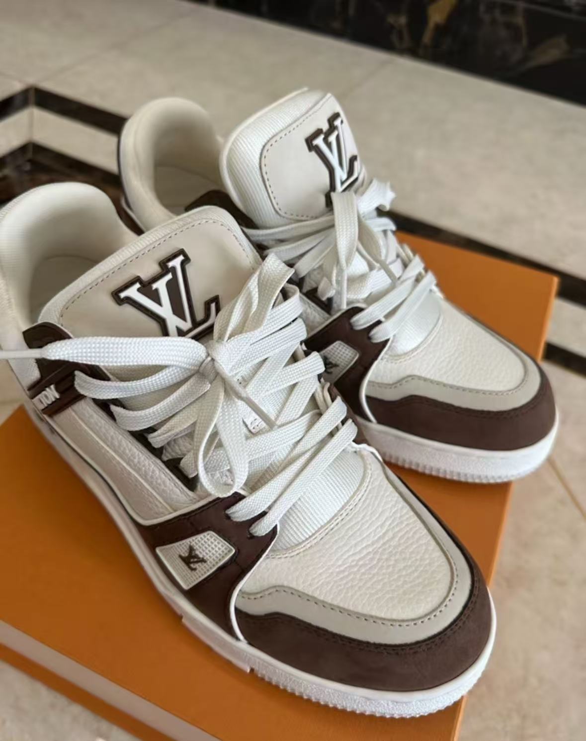  Louis Vuitton Trainer Mocha 1A8KBA review ert
