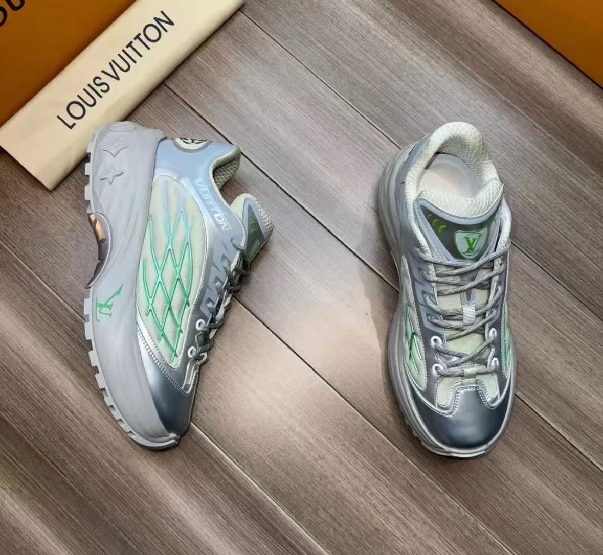 LOUIS VUITTON Discovery Lace Up White Silver Green review ri
