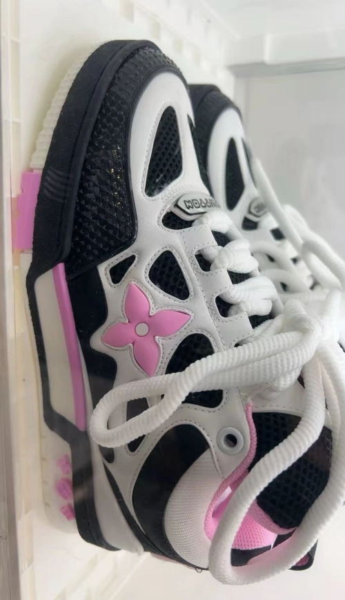 Louis Vuitton Trainer Black Pink review 