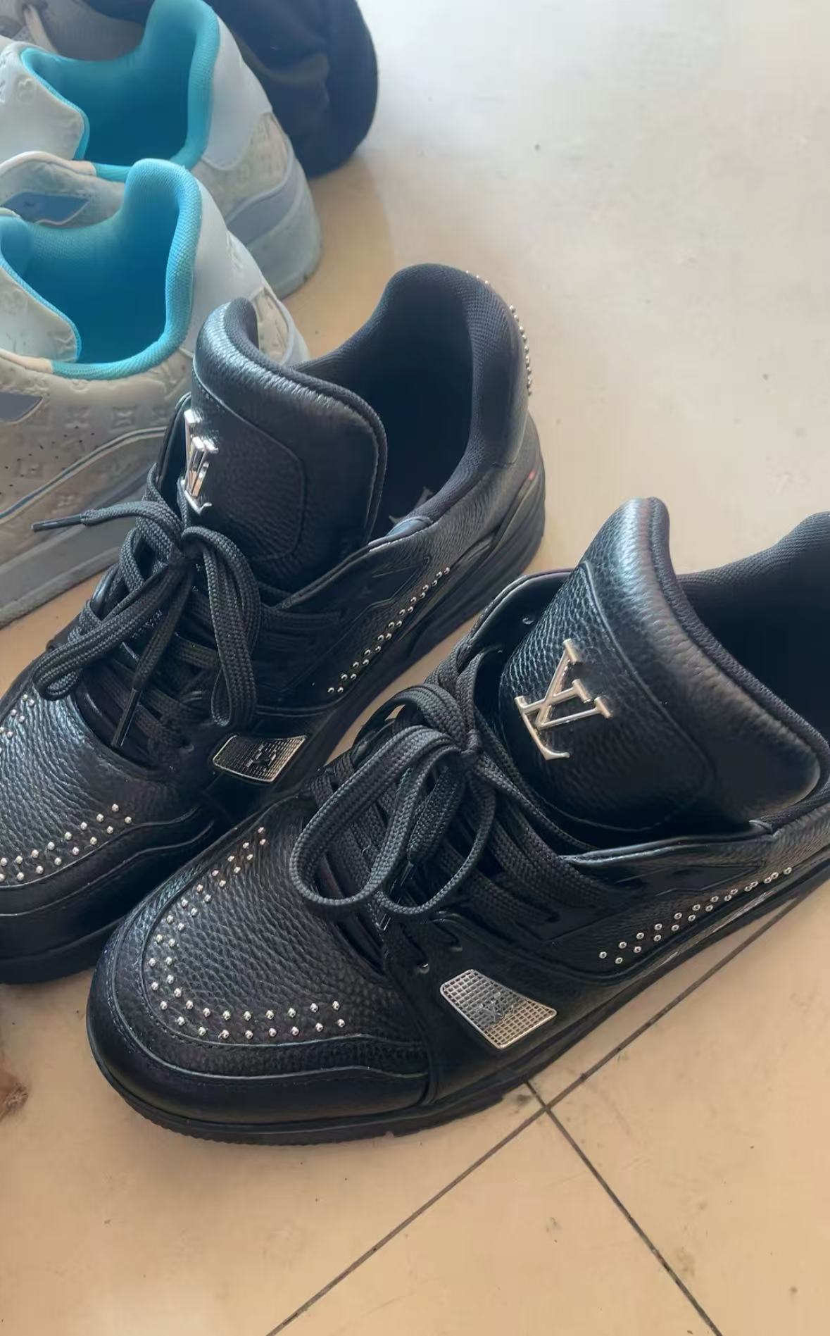 Louis Vuitton Trainer Black Rivets  review ndy