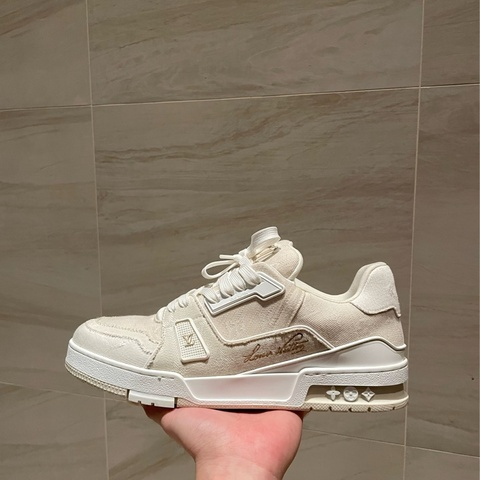 Louis Vuitton Trainer Apricot review 0