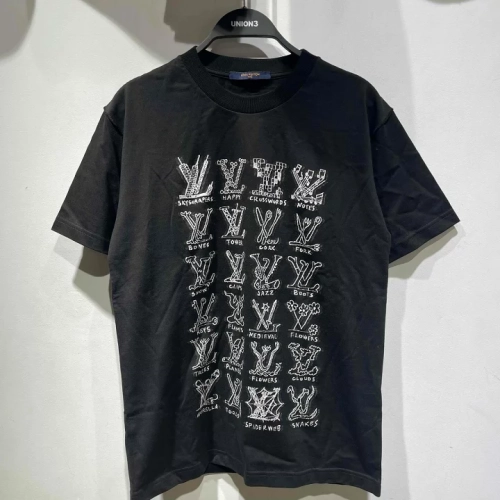 Louis Vuitton full letter logo print short sleeve black review 