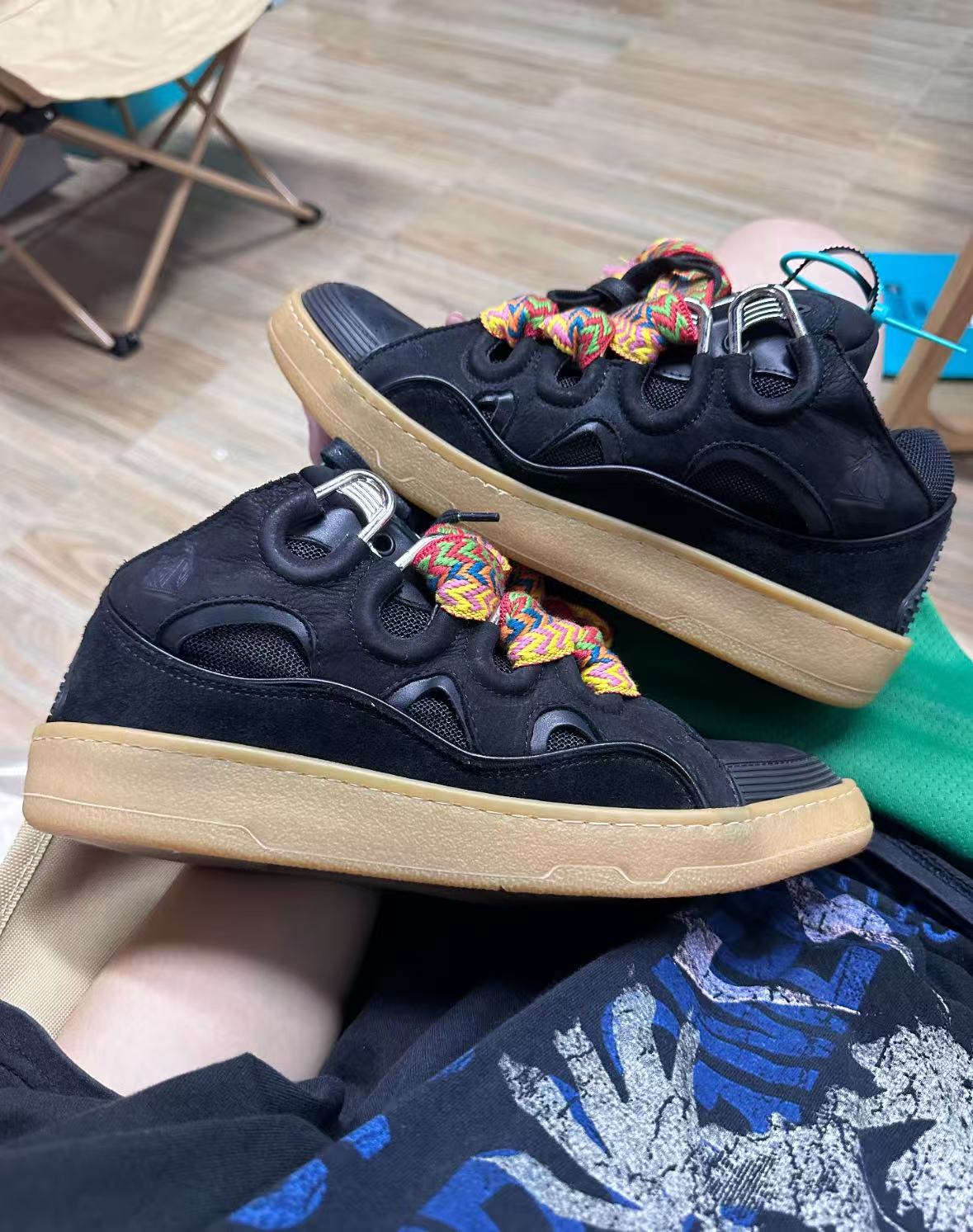 LANVIN Curb Black Yellow review ie