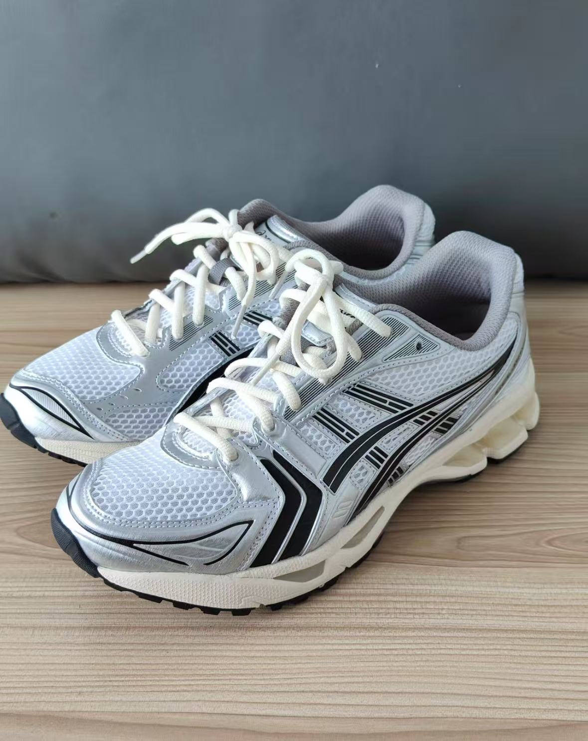 ASICS Gel-1130 White Electric Red  1201A256-105 review alli