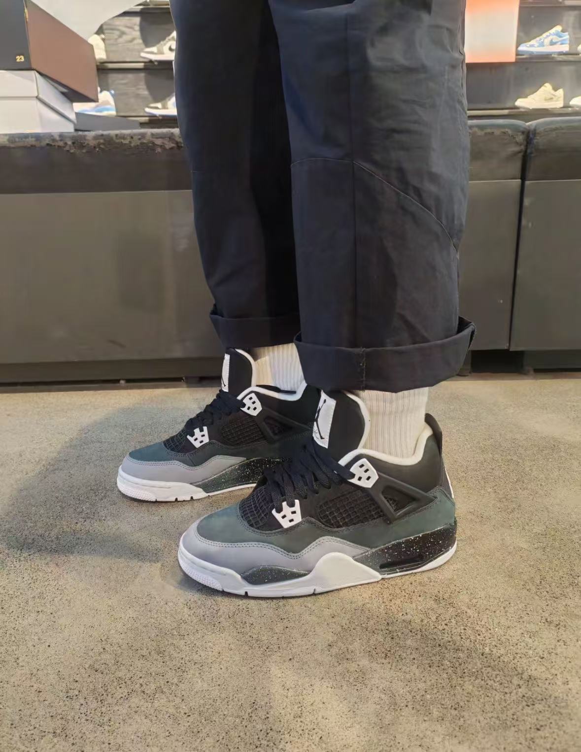 Air Jordan 4 Black And White Fear Remake FQ8138-002 review ghg