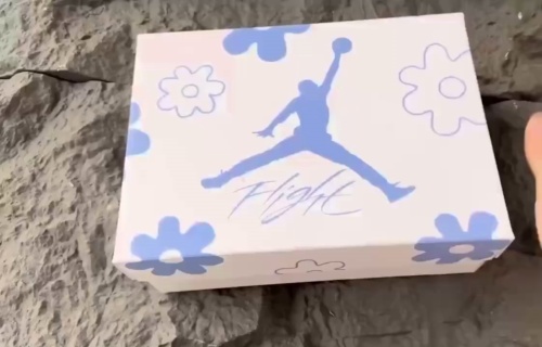 Air Jordan 4 Retro 'Forget Me Not' HV0823-100 review 