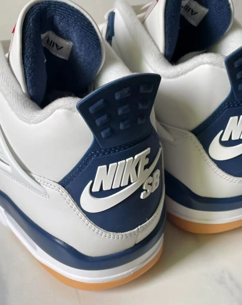 Air Jordan 4 Retro SB SP Navy DR5415-100 DR5415-100 review 