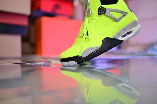  Tagz x Air jordan 4 Plush Fluorescent Yellow DV6773-700 review 