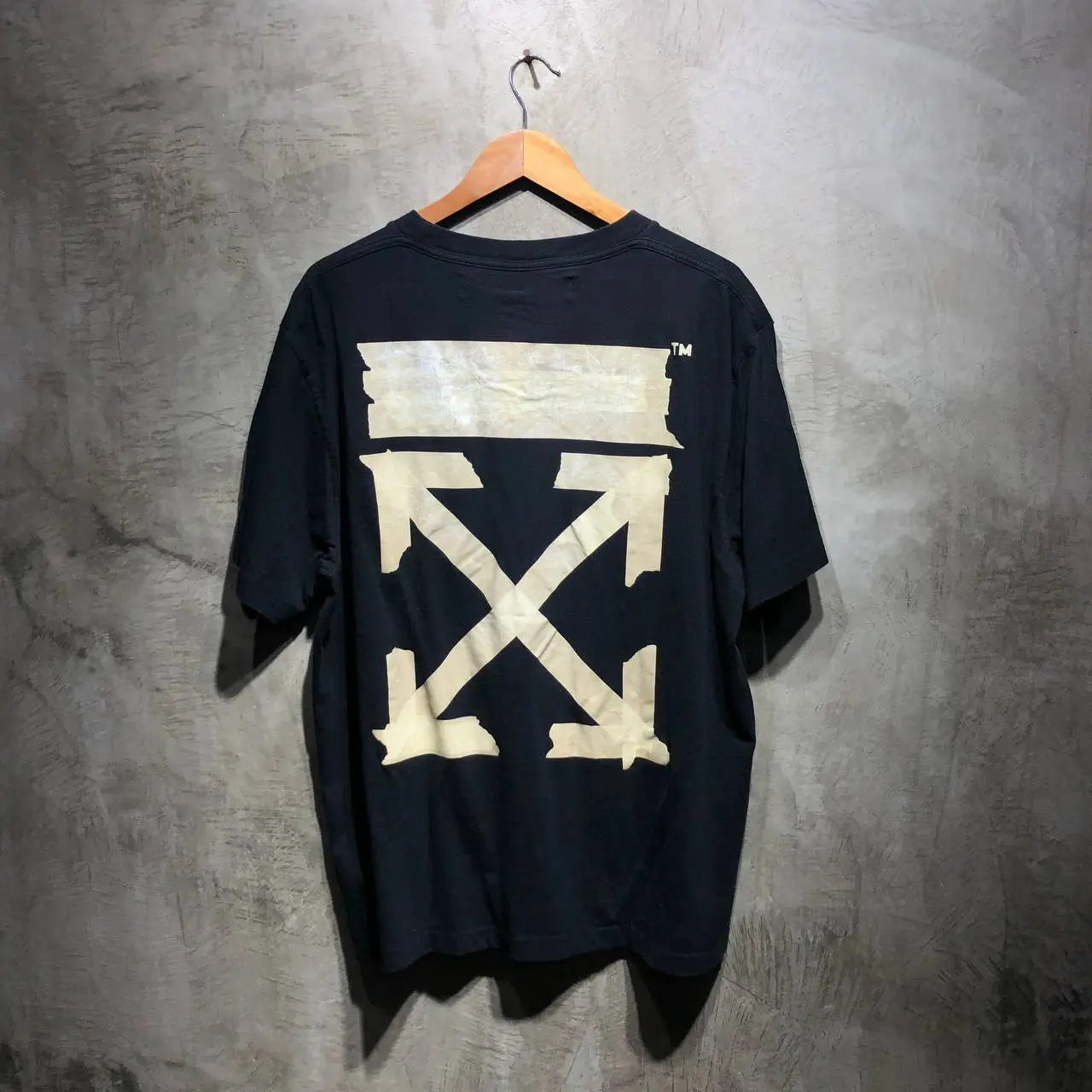 OW Stripe Arrow Print Short Sleeve Black review fhbg