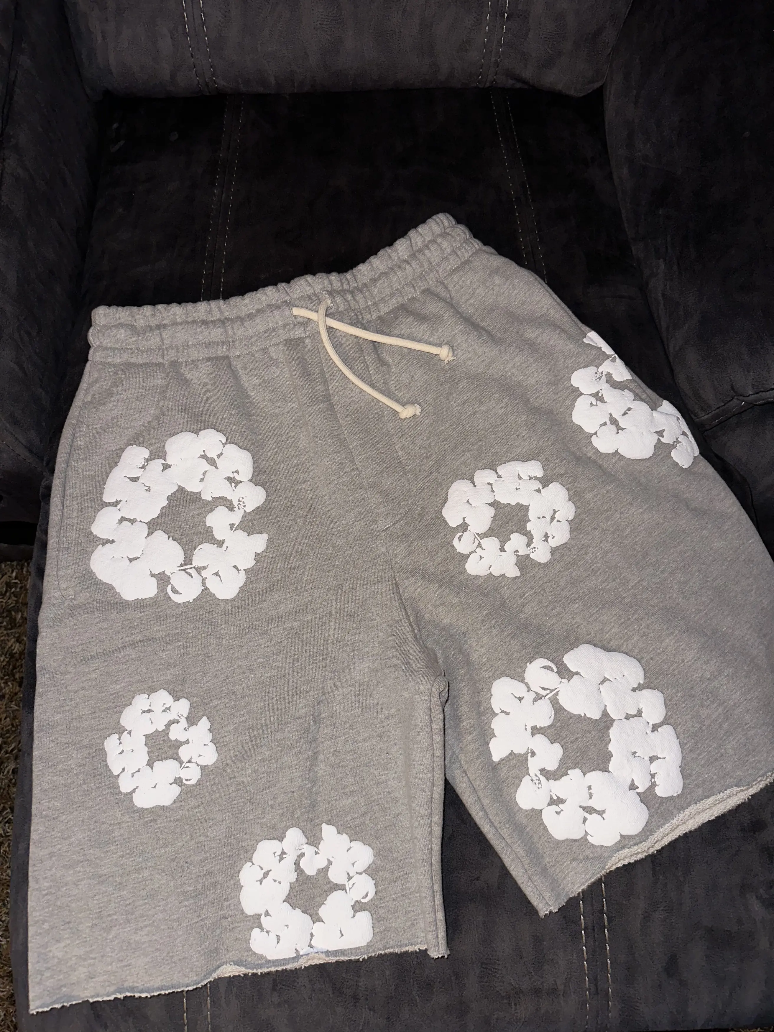 Denim Tears The Cotton Wreath Shorts Grey review fghv