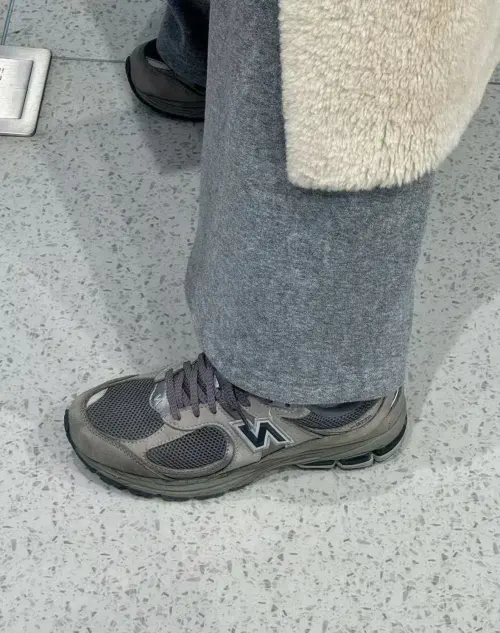  New Balance 2002R Golden Ash  M2002RA review 