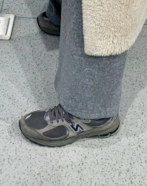  New Balance 2002R Golden Ash  M2002RA review 