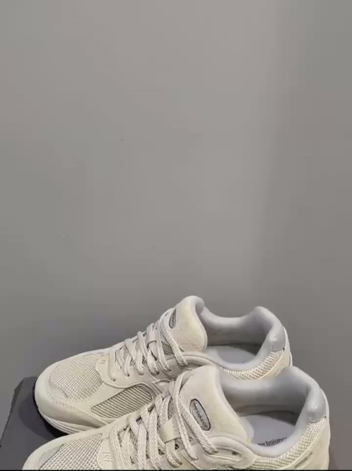 New Balance 2002R Linen M2002RE review 