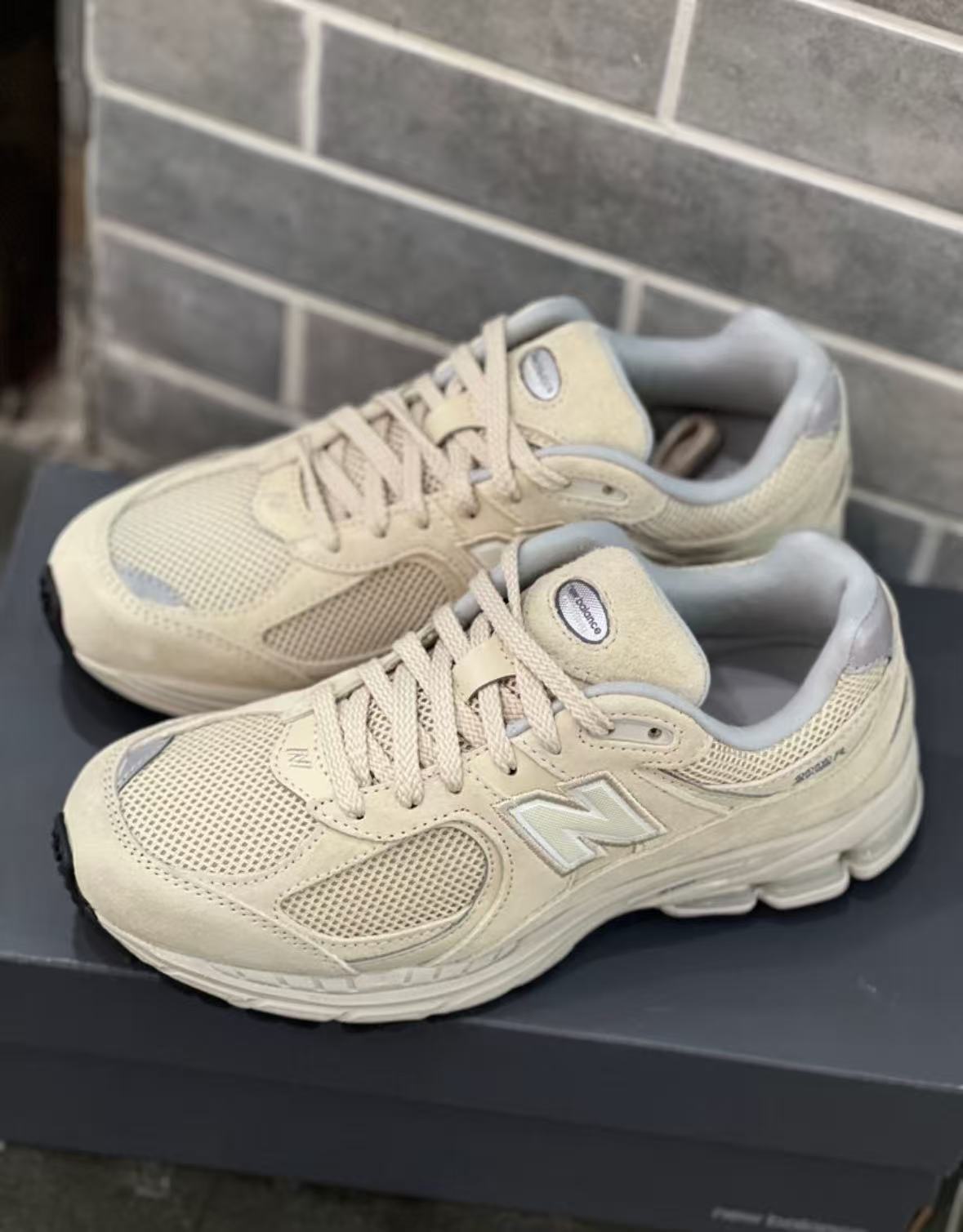 New Balance 2002R Linen M2002RE review gh