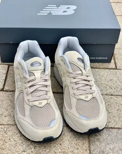 New Balance 2002R Linen M2002RE review 