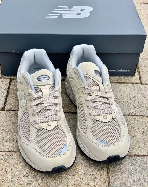 New Balance 2002R Linen M2002RE review 