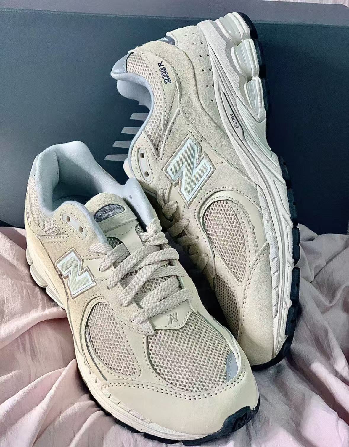 New Balance 2002R Linen M2002RE review fhg