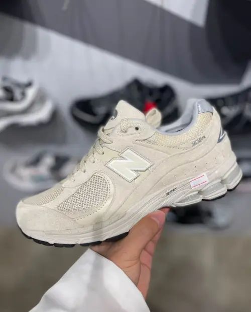 New Balance 2002R Linen M2002RE review 