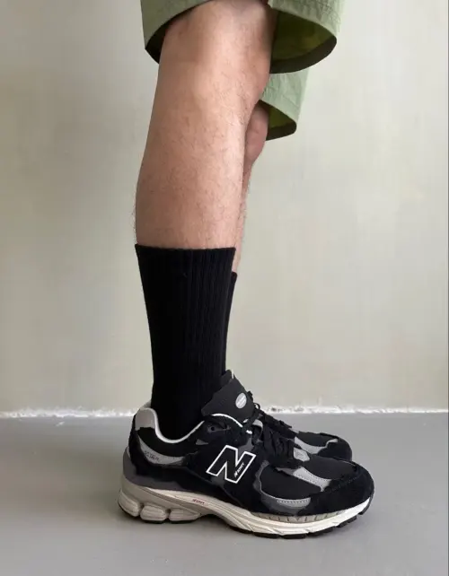 New Balance 2002R Protection Pack Black Grey M2002RDJ  review 