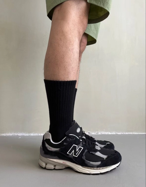 New Balance 2002R Protection Pack Black Grey M2002RDJ  review 