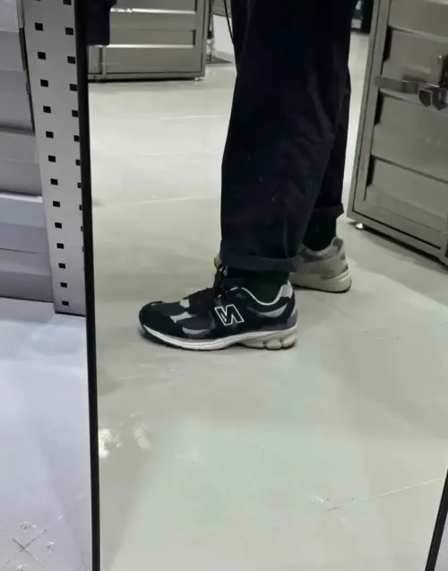 New Balance 2002R Protection Pack Black Grey M2002RDJ  review 