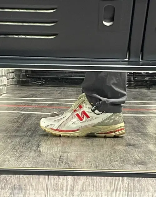 New Balance 1906R White Red M1906RO review 