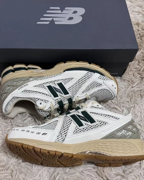 New Balance 1906R White Green Cream M1906RQ review 