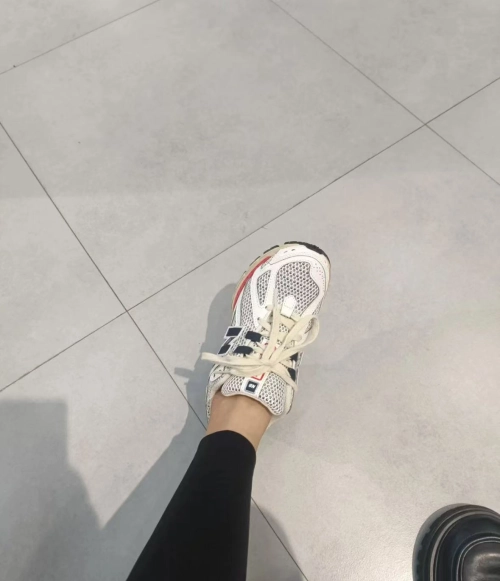 New Balance 1906R Sea Salt Eclipse True Red  M1906RR review 