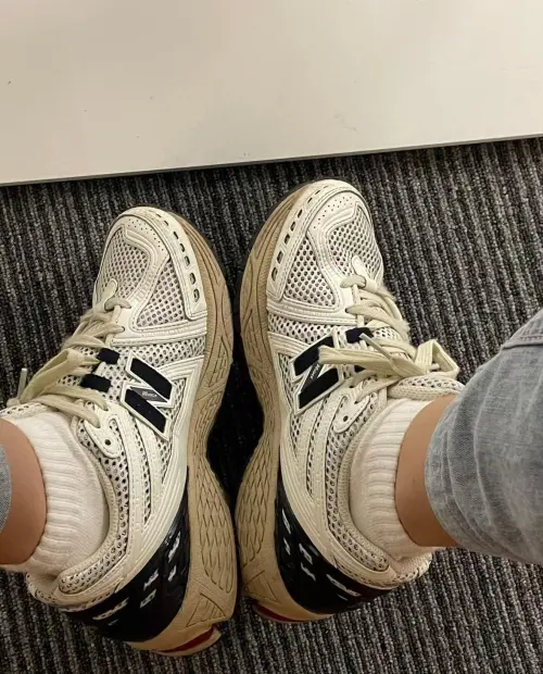 New Balance 1906R Sea Salt Eclipse True Red  M1906RR review 