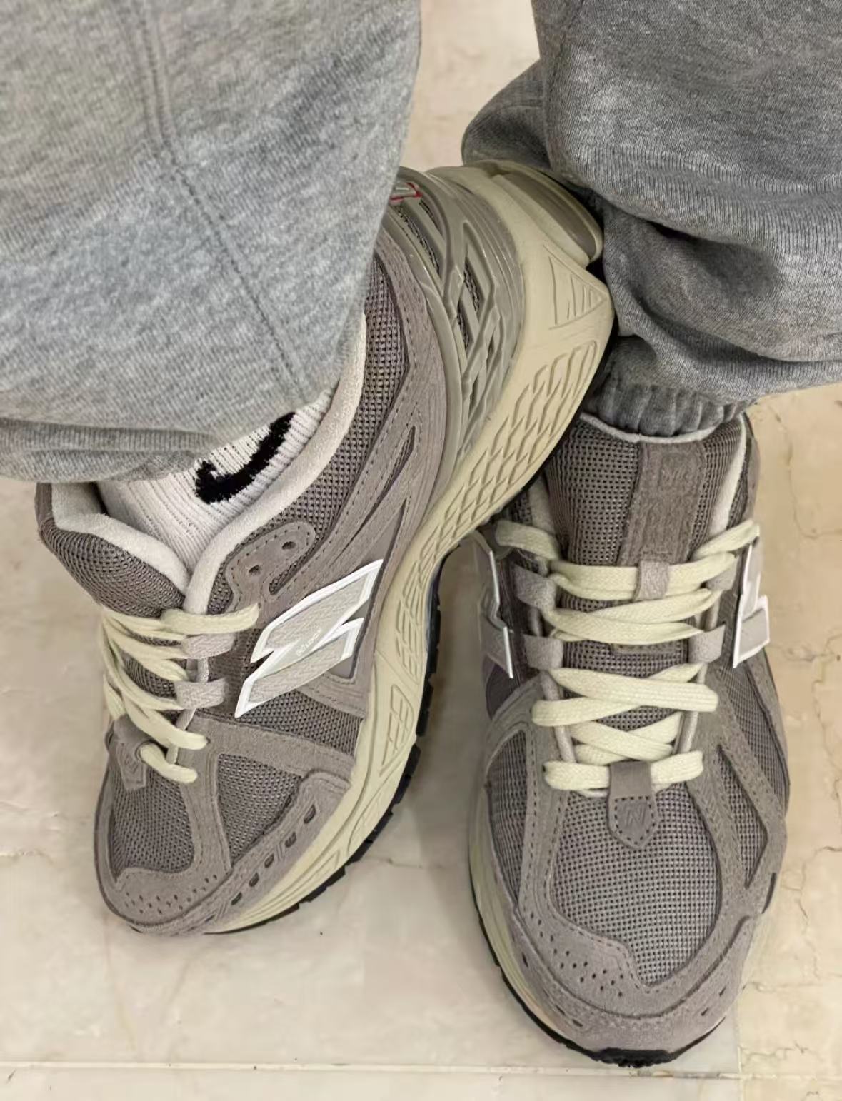 New Balance 1906R Beige Cream M1906RL review dfjhn