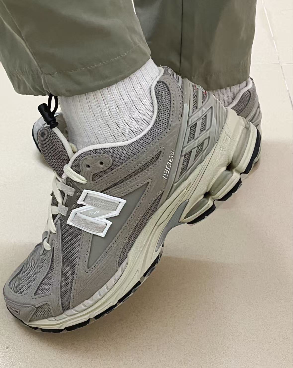 New Balance 1906R Beige Cream M1906RL review dsg