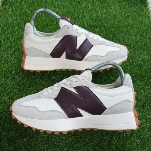 New Balance 327 Moonbeam Classic Burgundy (Women's) WS327KA review 