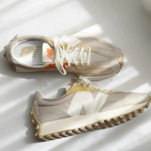 New Balance 327 Cream Coloured WS327MS review 