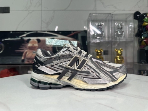 New Balance 1906A Silver Gold Metallic M1906AD review 