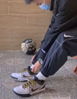 Nike Kobe 4 Protro White Black Del Sol   AV6339-101 review fgjhy