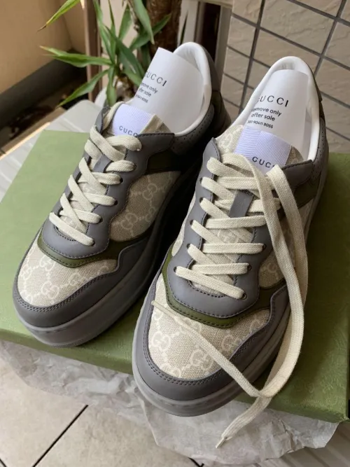  GUCCI Chunky B White Blue Green 700641 UPG90 1282 review 