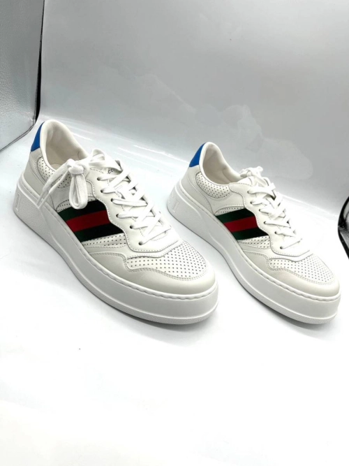  GUCCI Chunky B White and Blue Tail 669698 UPG10 9060 review 