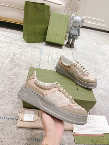  GUCCI Chunky B Wheat Pink 700775 UPG90 9595 review 