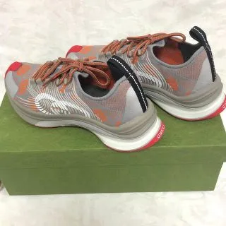 Gucci Run Sneakers Grey Red 680900-UF310-1270 review 