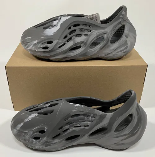 Adidas Yeezy Foam RNR MX Granite IE4931 review 